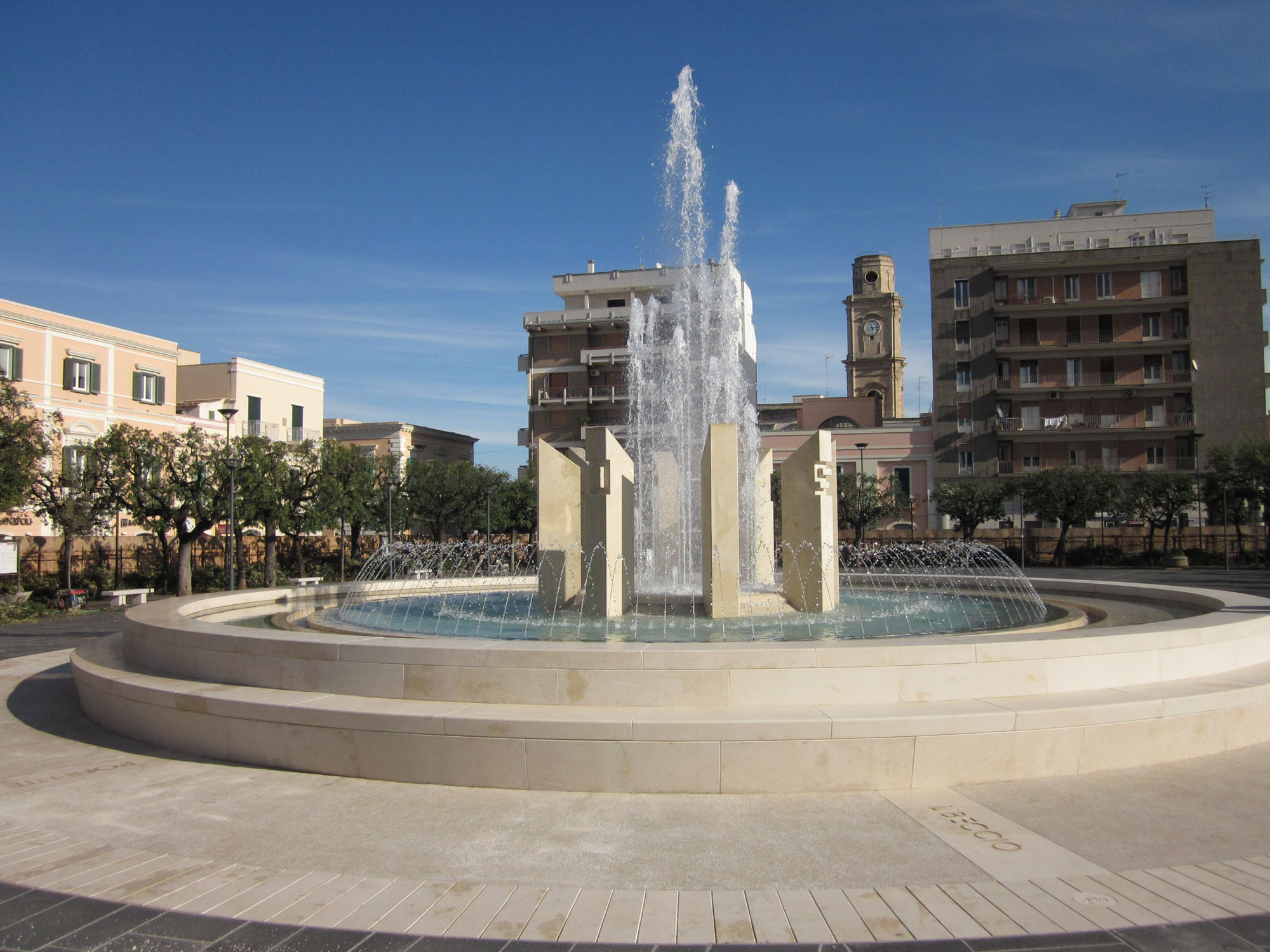 Fontana Piazza Vittorio Emanuele 2013